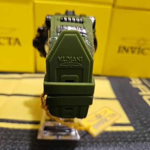 Invicta Bolt Zeus Chronograph Watch – Gunmetal & Green Strap – 52mm 200M WR - Picture 7 of 8